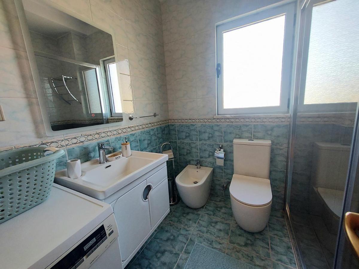 Cozy In The Heart Of Bllok Apartment Tirana