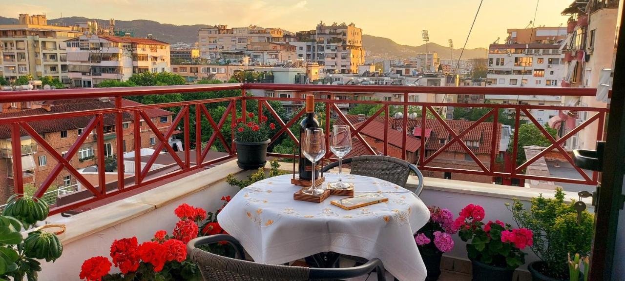 Apartment Cozy In The Heart Of Bllok Tirana