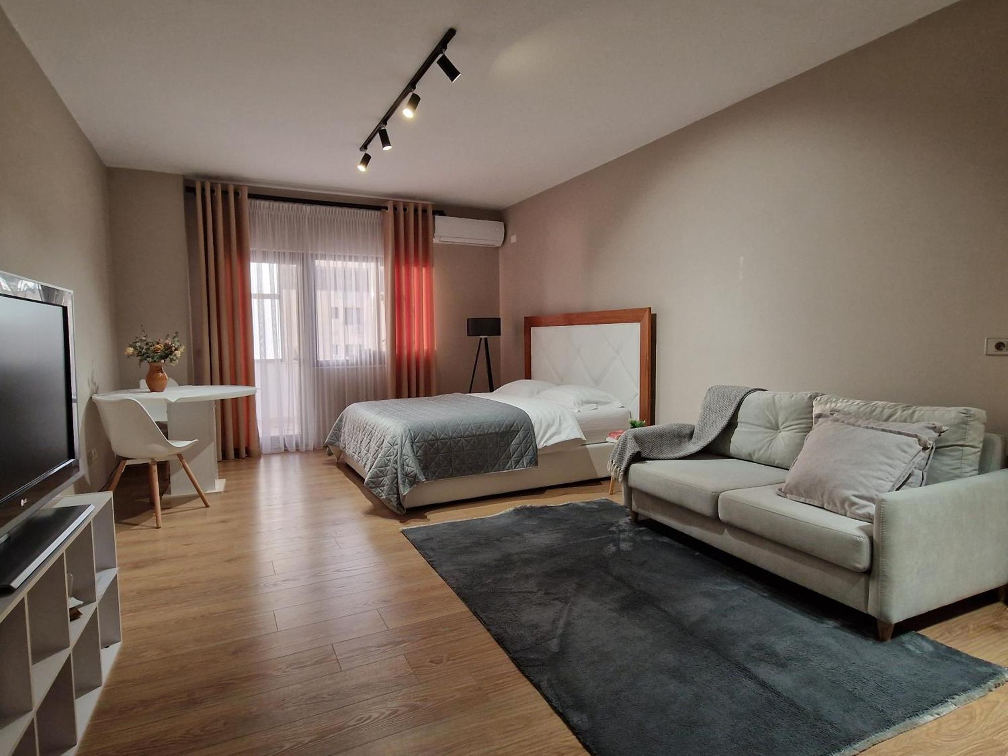 Cozy In The Heart Of Bllok Tirana