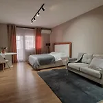 Cozy Apartment In The Heart Of Bllok